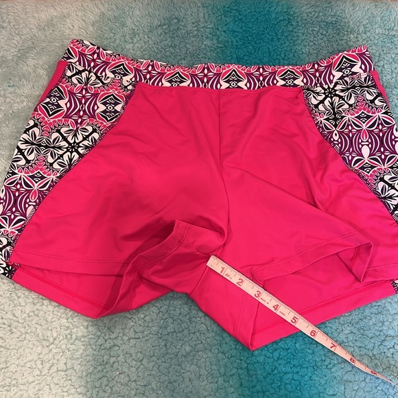 🔥Athleta Pink and purple Athletic Shorts Moisture-Wicking Design - Picture 5 of 8